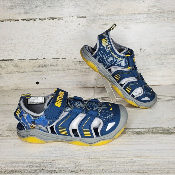 DC Comics Batman Light Up Trekking Sandals Toddler Preschool Boys Size 11 NWT - Picture 3 of 7